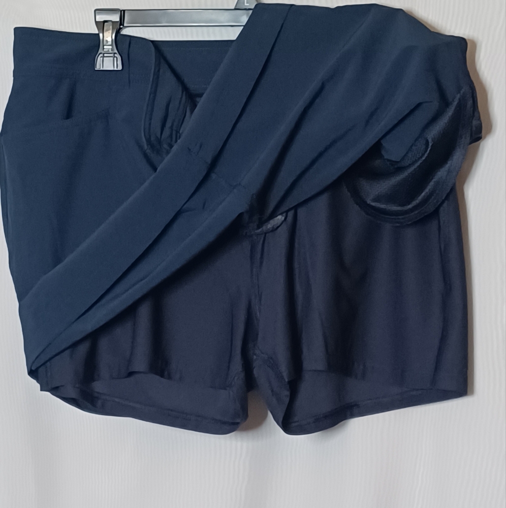 Eddie Bauer Women's Navy Blue Skort. Size 14 - Picture 4 of 12